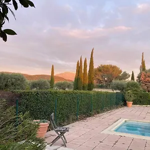 Au Milieux Des Oliviers. Appartement Caromb